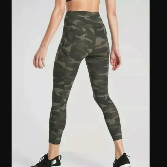 Athleta Ultimate Camo 7/8 Legging Olive Green S/531773 - Picture 1 of 5